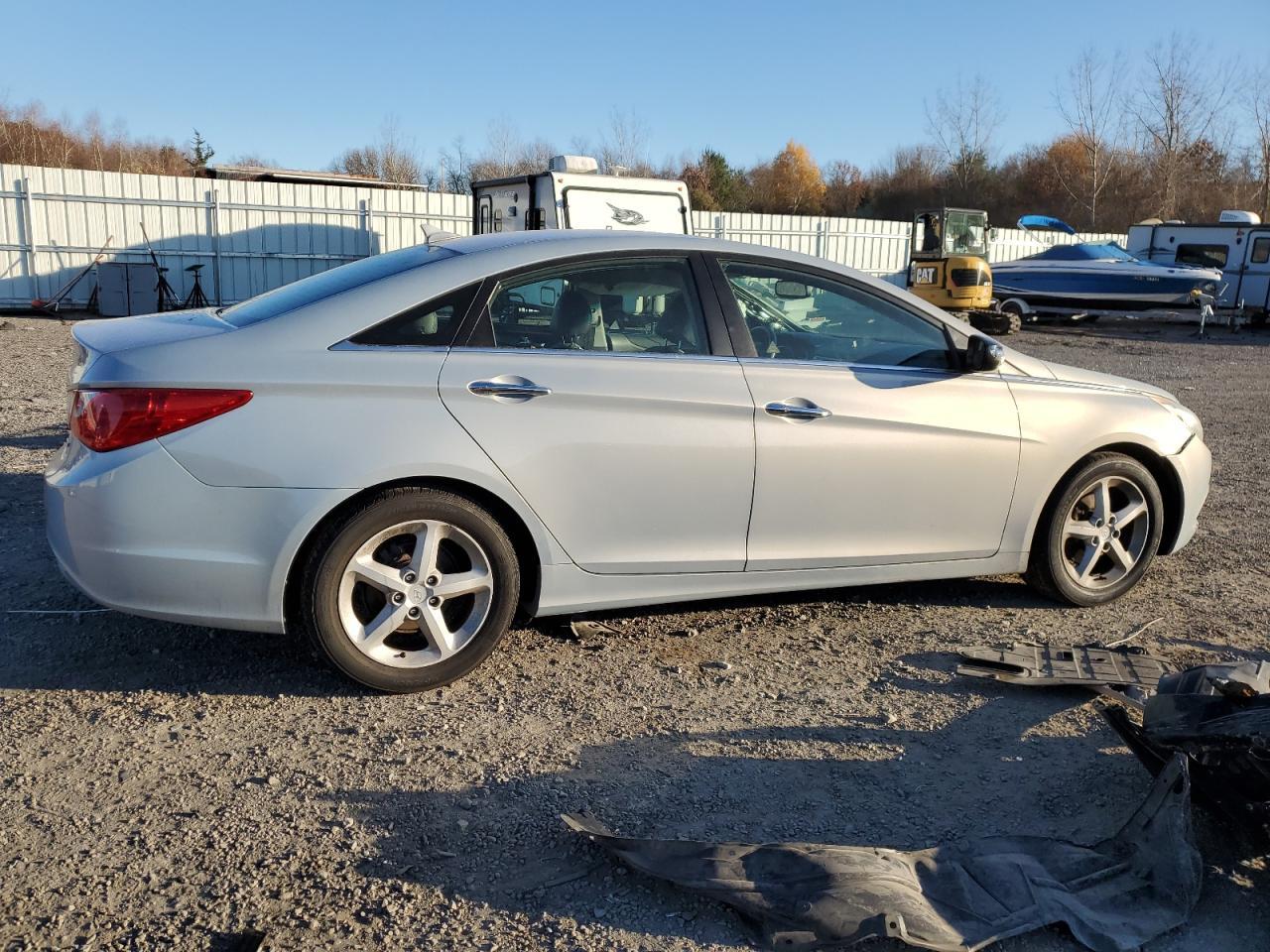 2011 HYUNDAI SONATA SE - Image 3