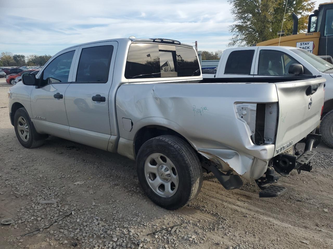 2018 NISSAN TITAN S - Фото 2