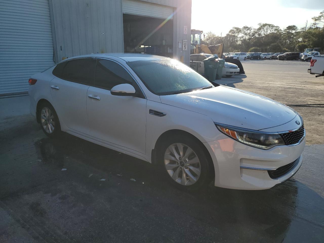 2016 KIA OPTIMA EX - Image 4