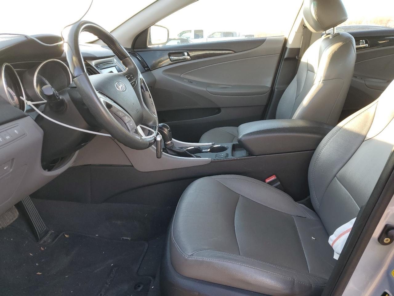2011 HYUNDAI SONATA SE - Image 7
