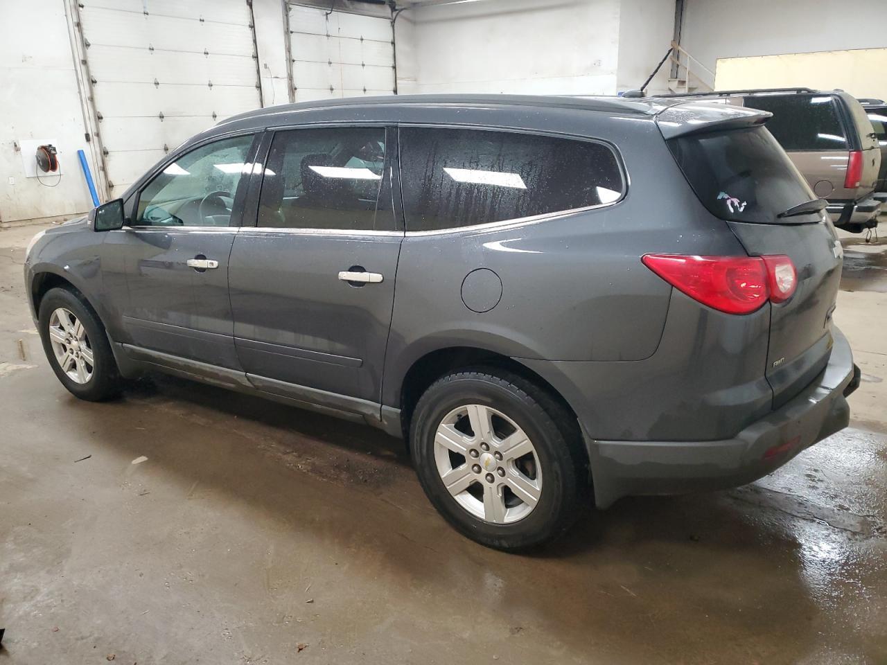 2012 CHEVROLET TRAVERSE L - Image 2