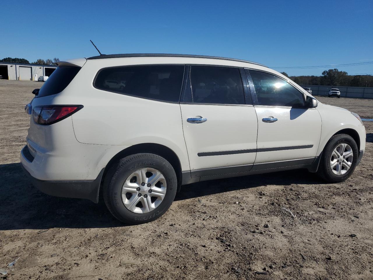 2014 CHEVROLET TRAVERSE L - Image 3