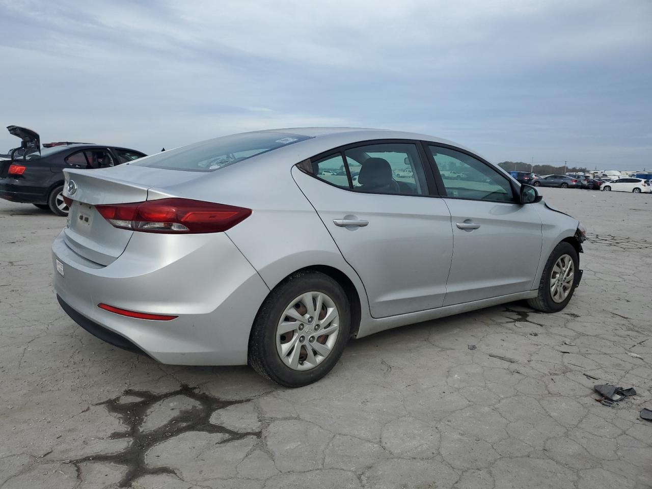 2018 HYUNDAI ELANTRA SE - Image 3