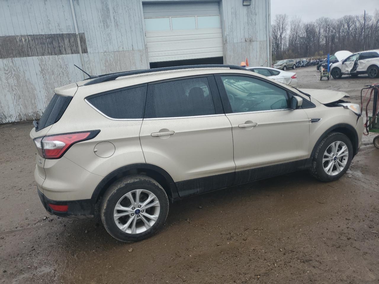 2017 FORD ESCAPE SE - Фото 3