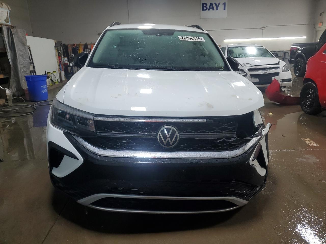 2023 VOLKSWAGEN TAOS S - Фото 5