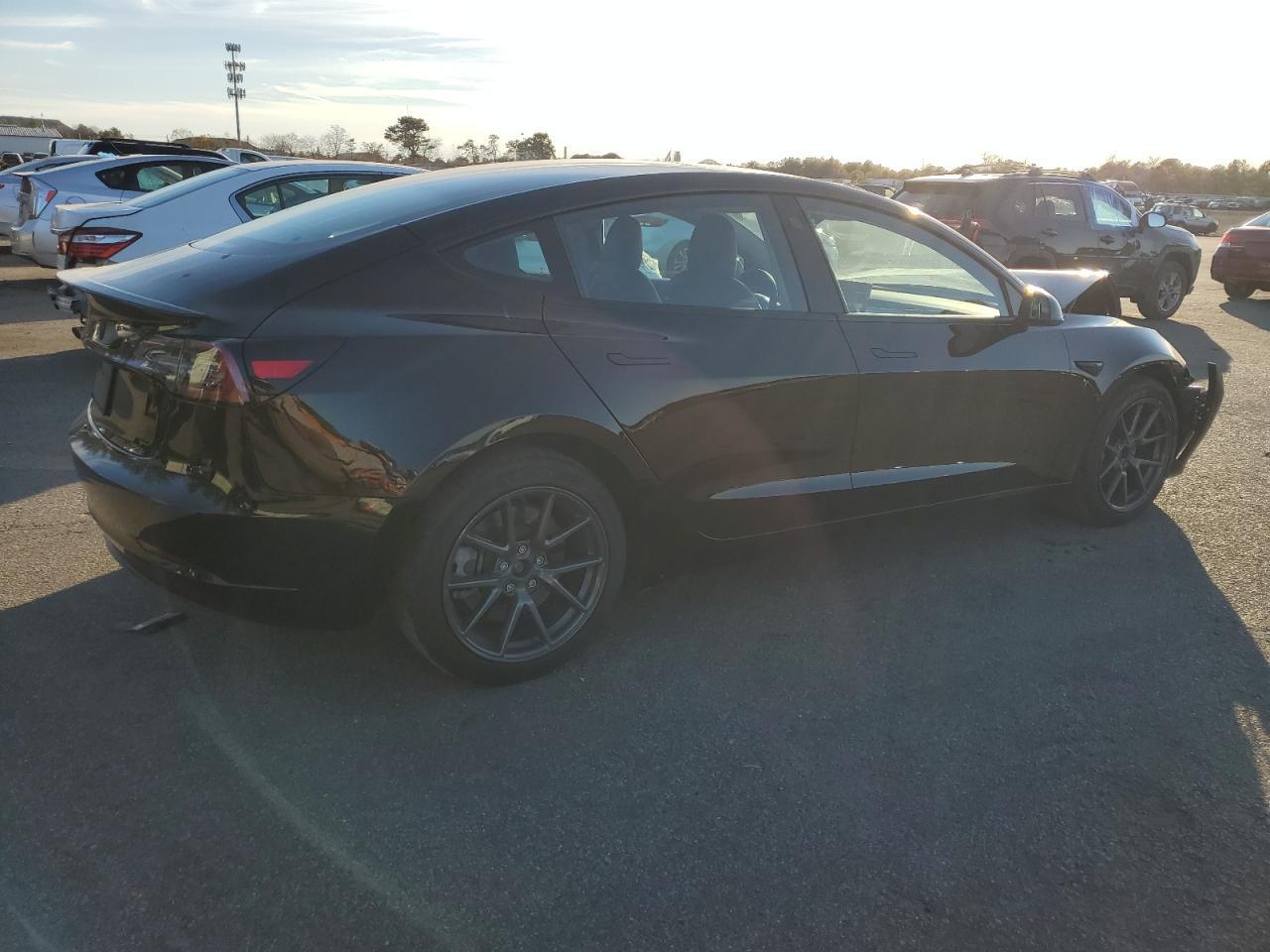 2022 TESLA MODEL 3 - Фото 3