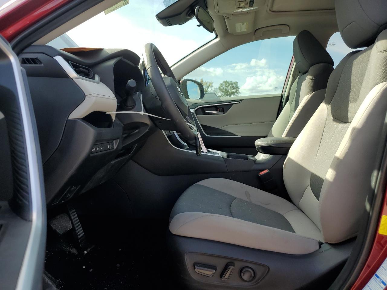 2022 TOYOTA RAV4 XLE - Image 7