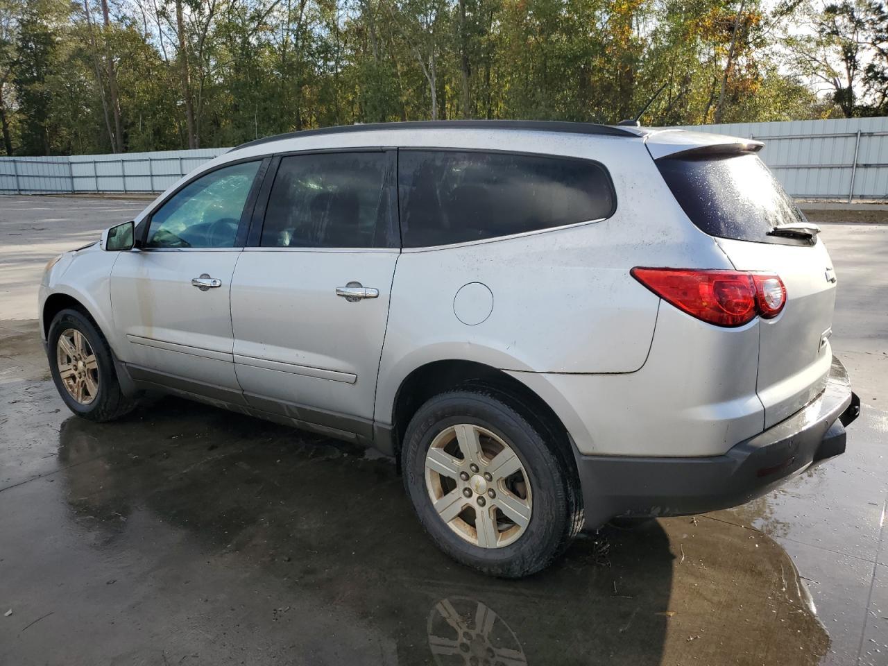 2011 CHEVROLET TRAVERSE L - Image 2