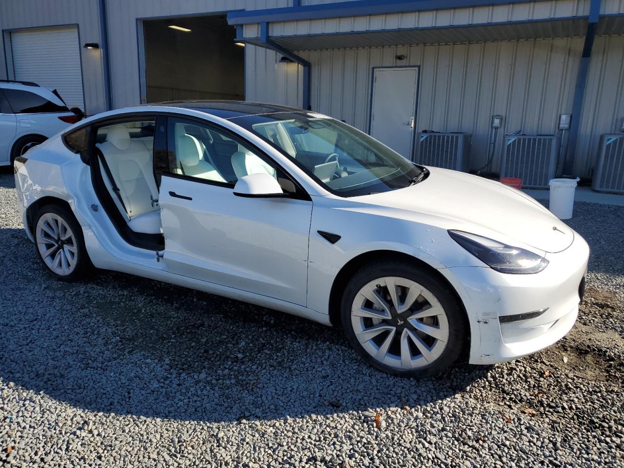 2023 TESLA MODEL 3 - Фото 4