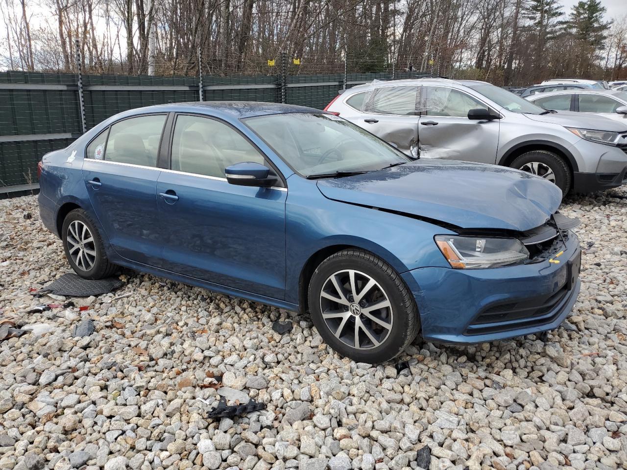 2017 VOLKSWAGEN JETTA SE - Фото 4