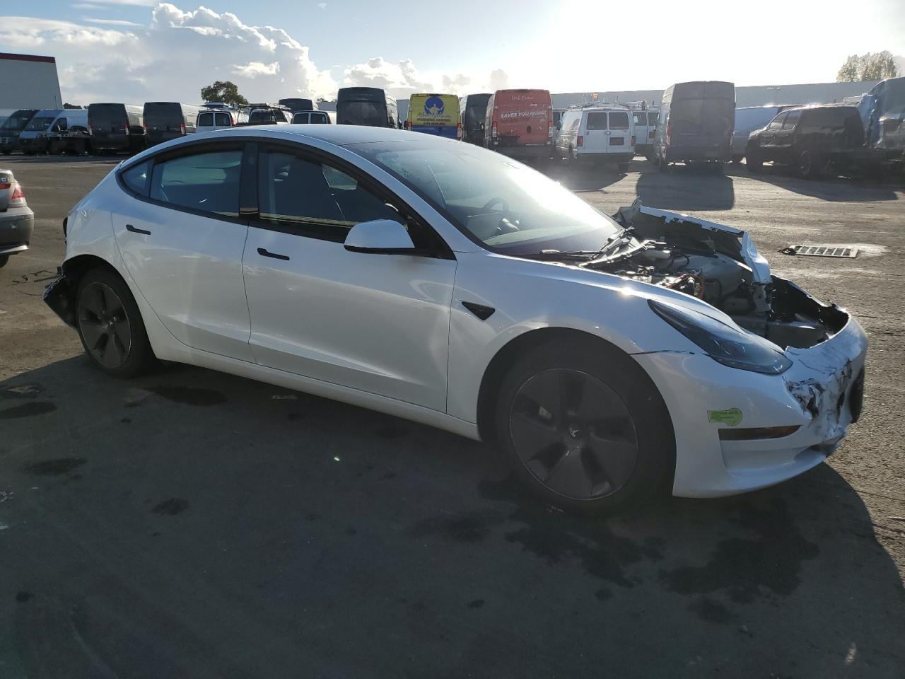 2023 TESLA MODEL 3 - Фото 4