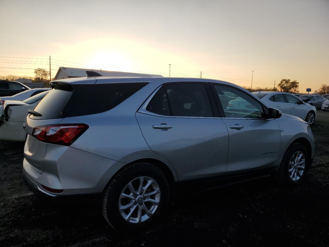 2019 CHEVROLET EQUINOX LT - Фото 3