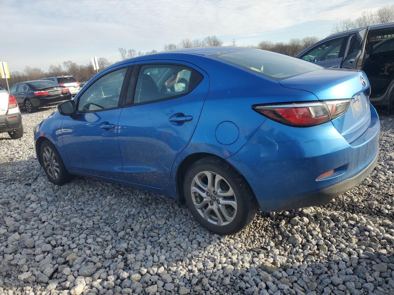 2017 TOYOTA YARIS IA - Фото 2
