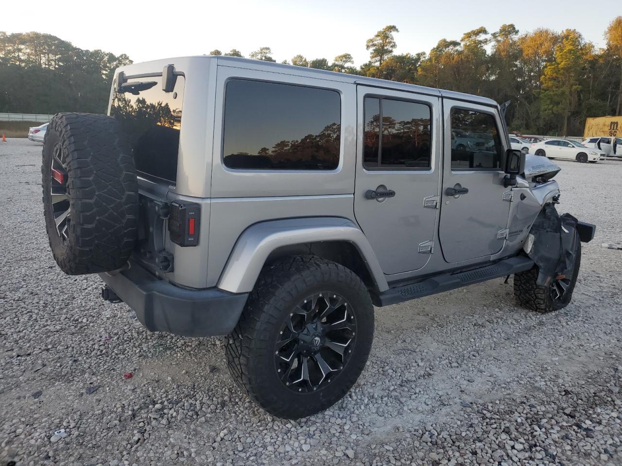 2017 JEEP WRANGLER U - Image 3