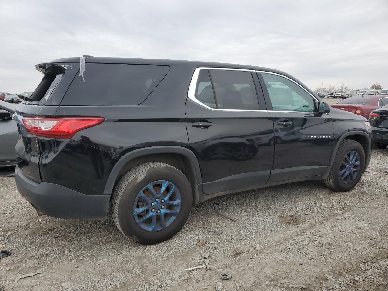 2018 CHEVROLET TRAVERSE L - Фото 3