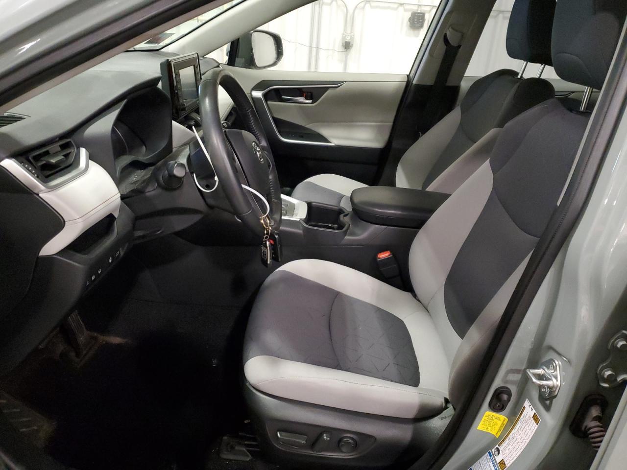 2022 TOYOTA RAV4 XLE - Image 7