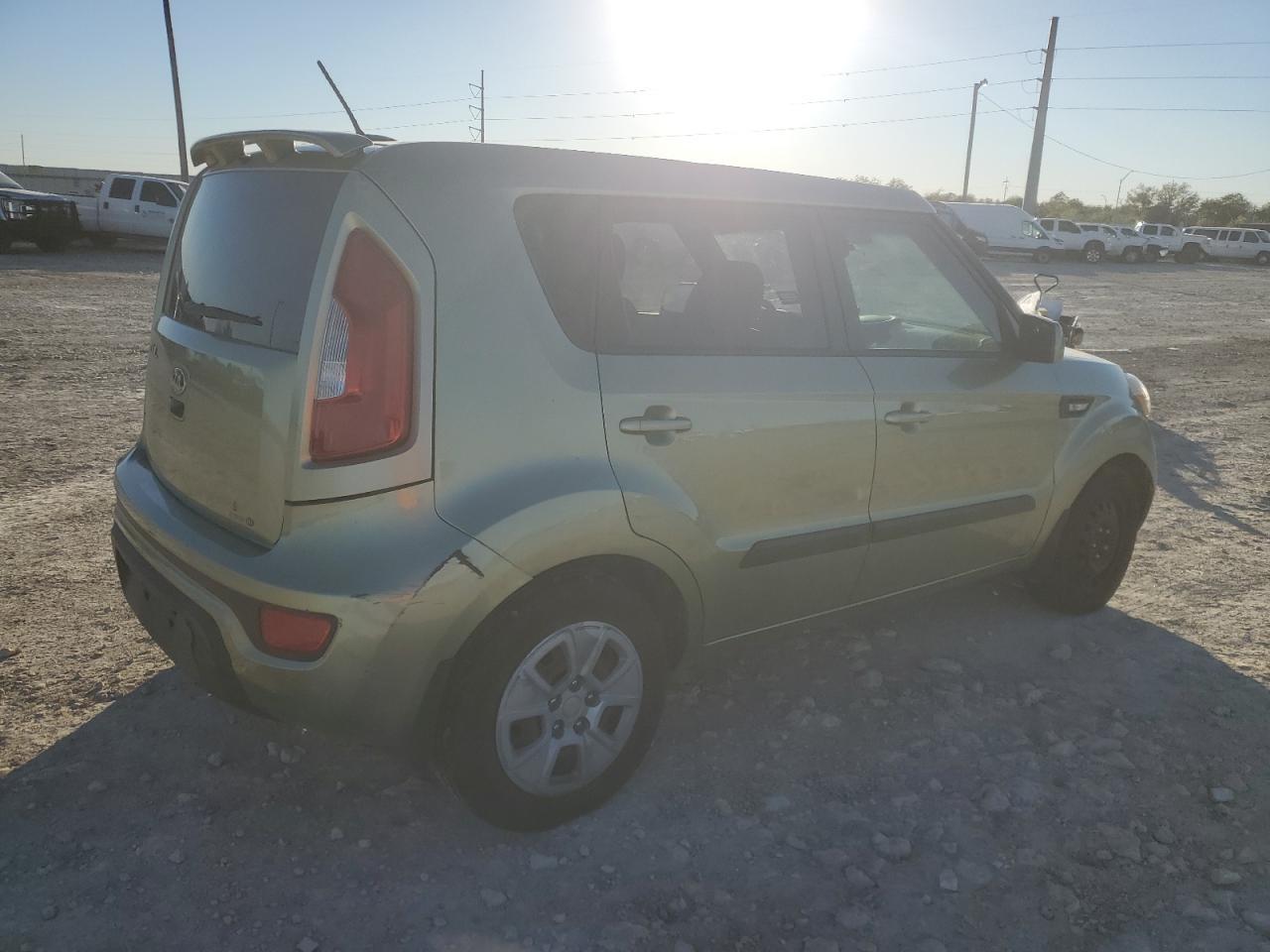 2013 KIA SOUL + - Image 3