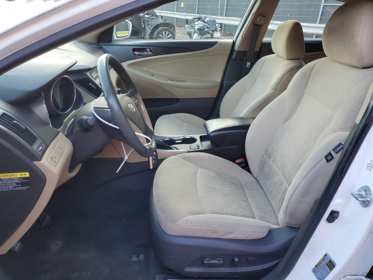 2013 HYUNDAI SONATA GLS - Image 7