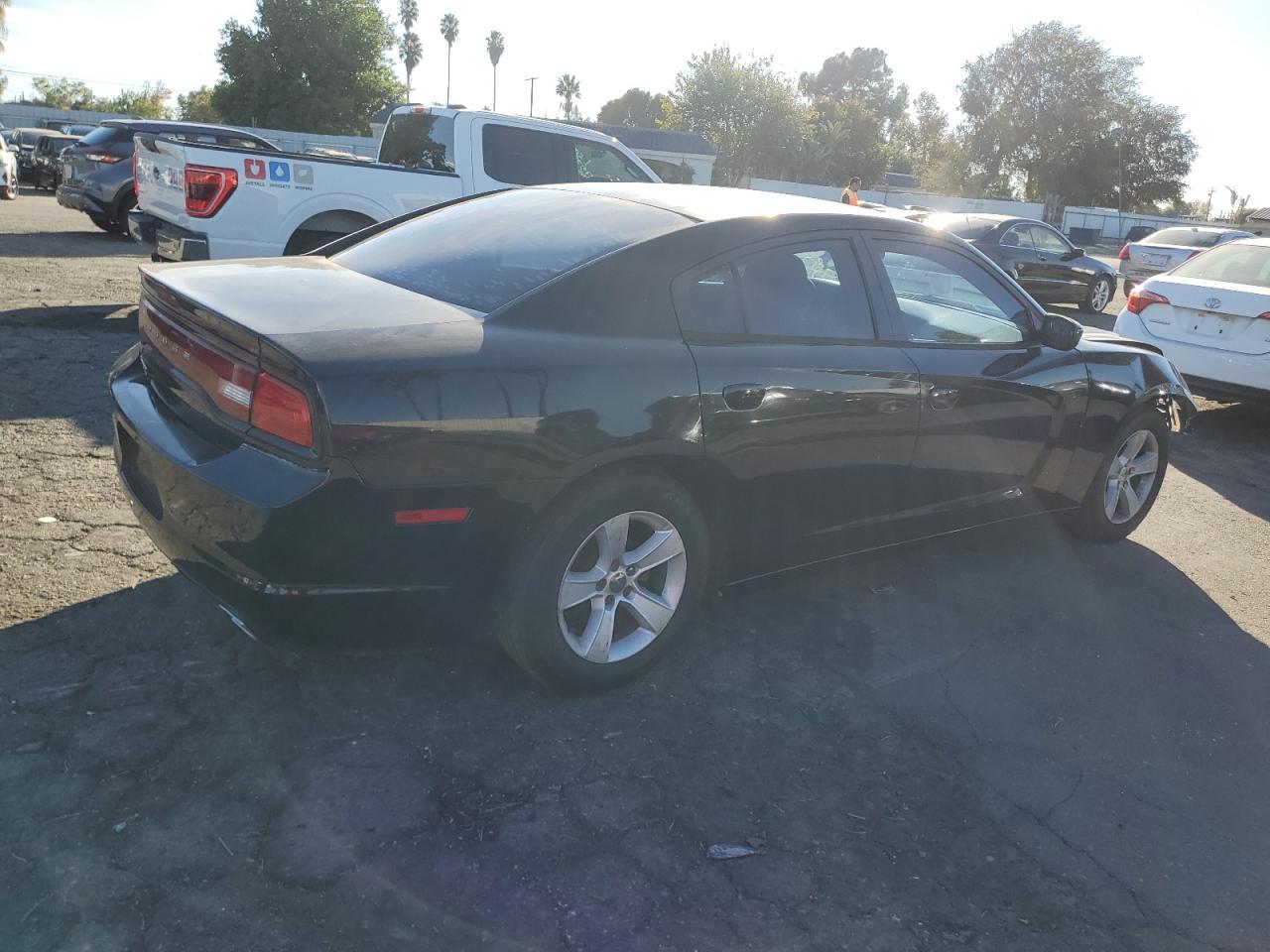 2013 DODGE CHARGER SE - Image 3