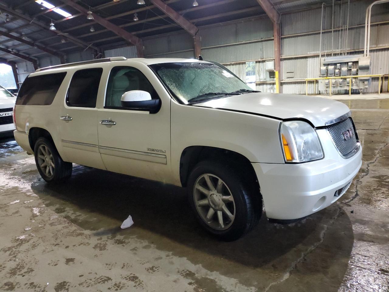 2012 GMC YUKON XL D - Image 4