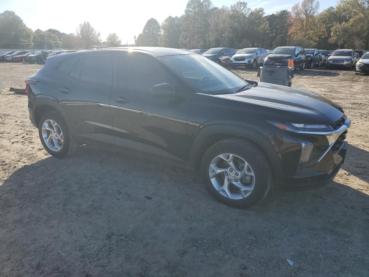 2024 CHEVROLET TRAX LS - Фото 4