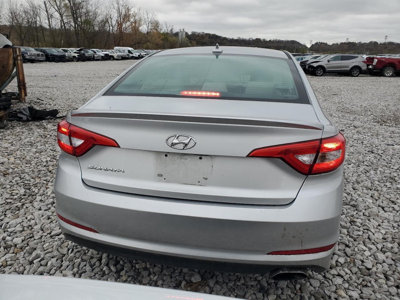2017 HYUNDAI SONATA SE - Фото 6