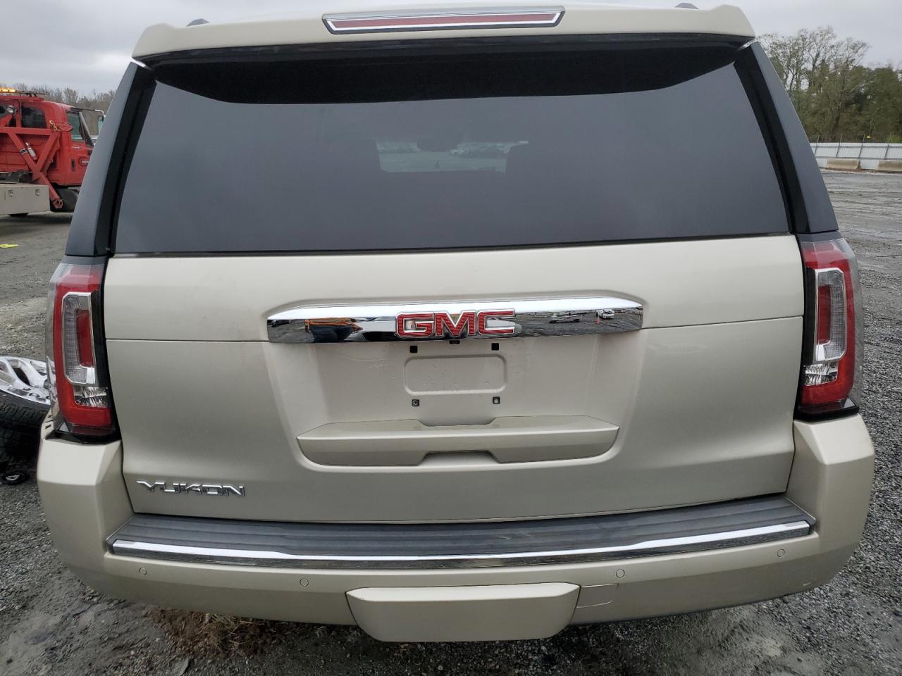 2017 GMC YUKON DENA - Фото 6