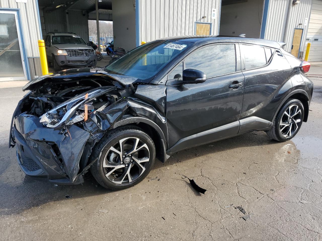 2022 TOYOTA C-HR XLE