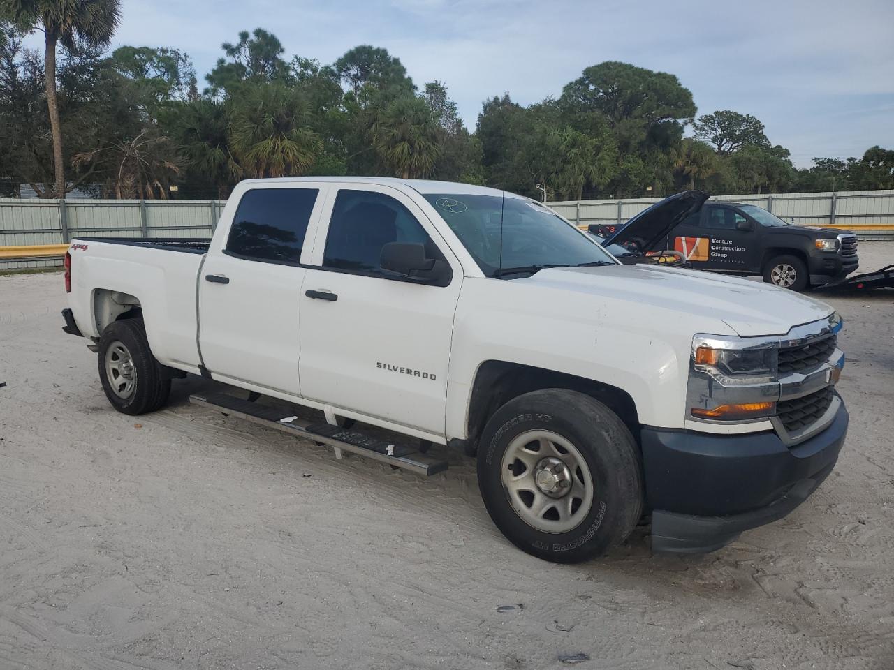 2017 CHEVROLET SILVERADO - Фото 4