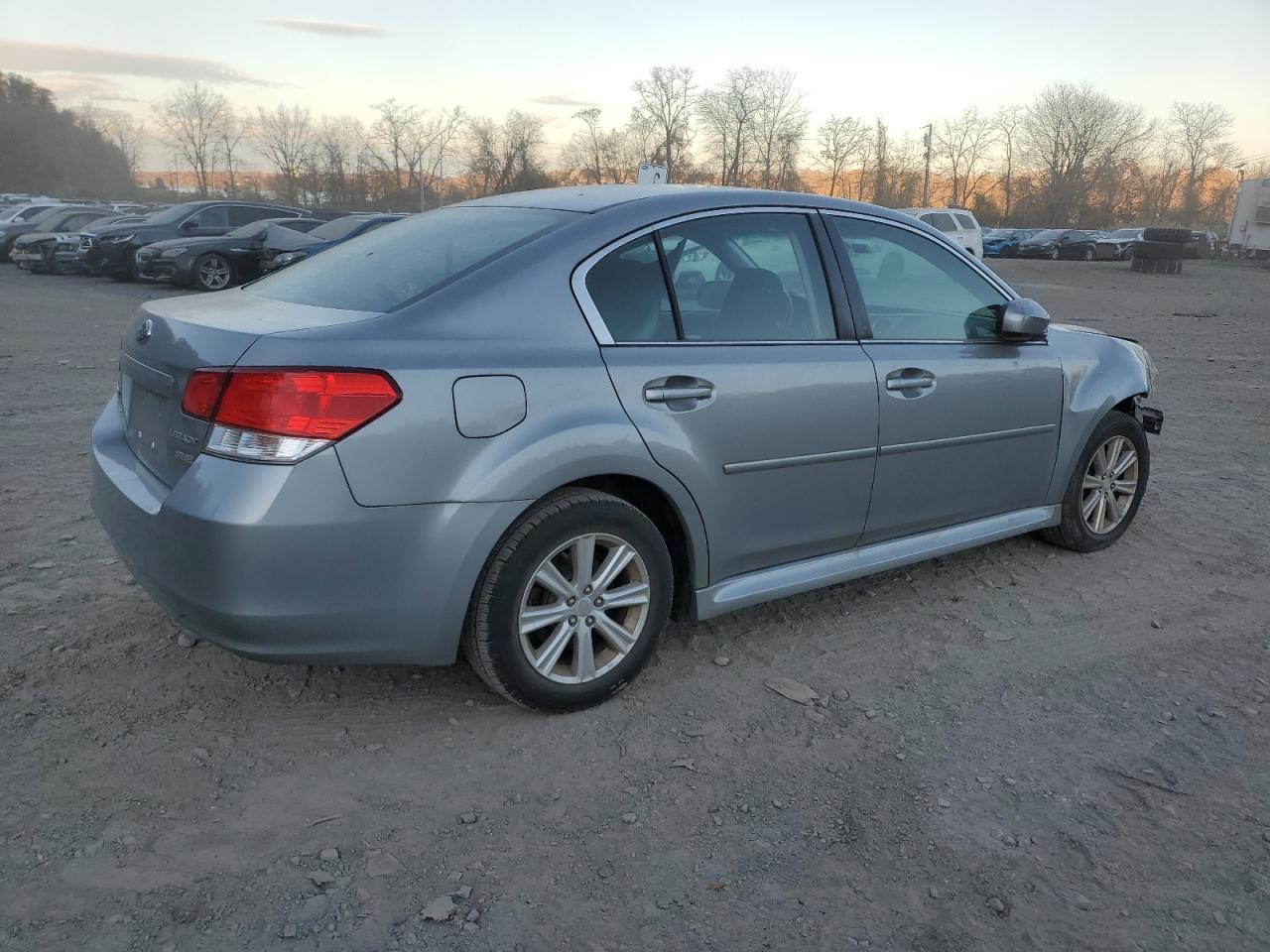 2011 SUBARU LEGACY 2.5 - Image 3