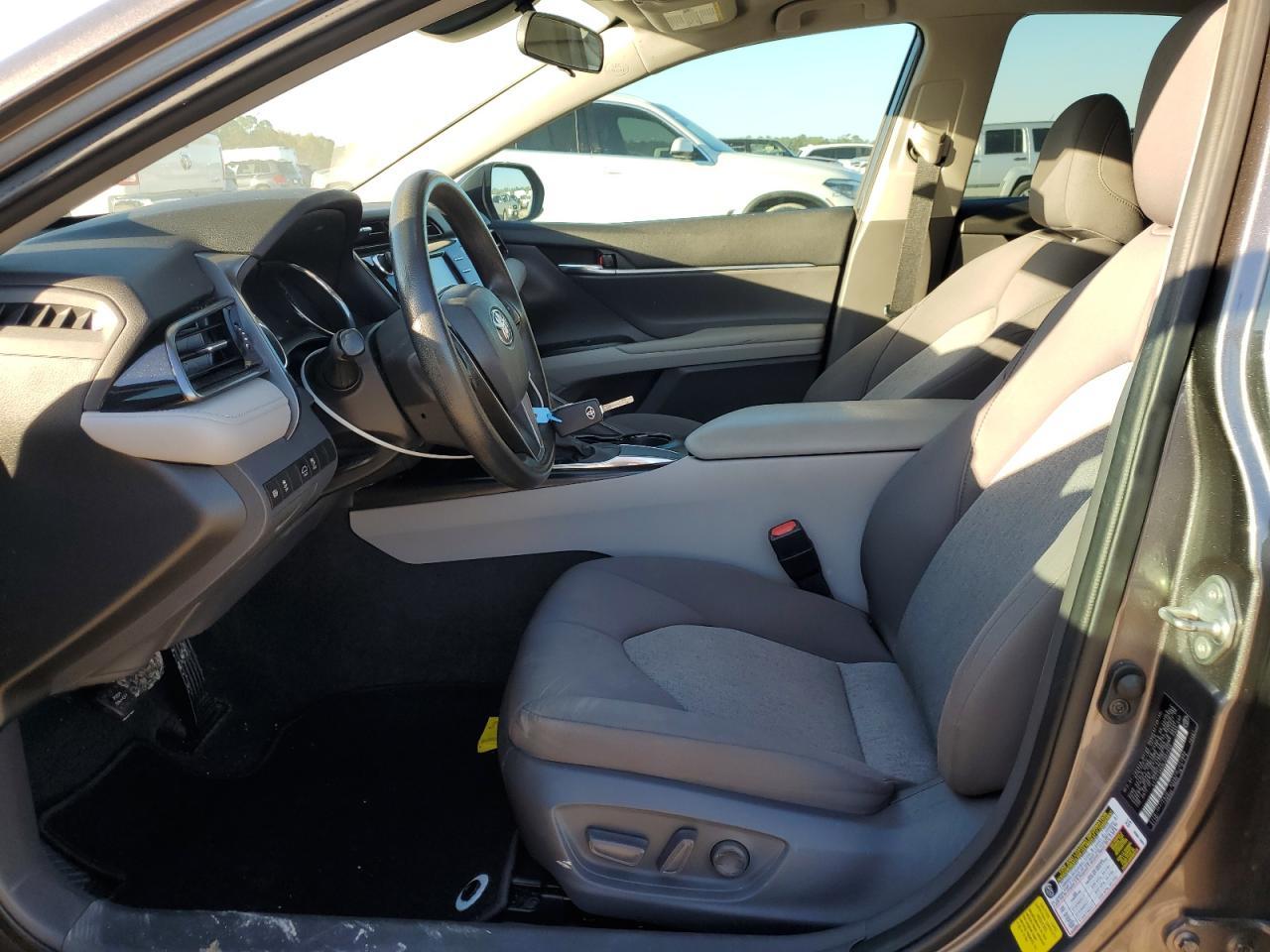 2020 TOYOTA CAMRY LE - Image 7