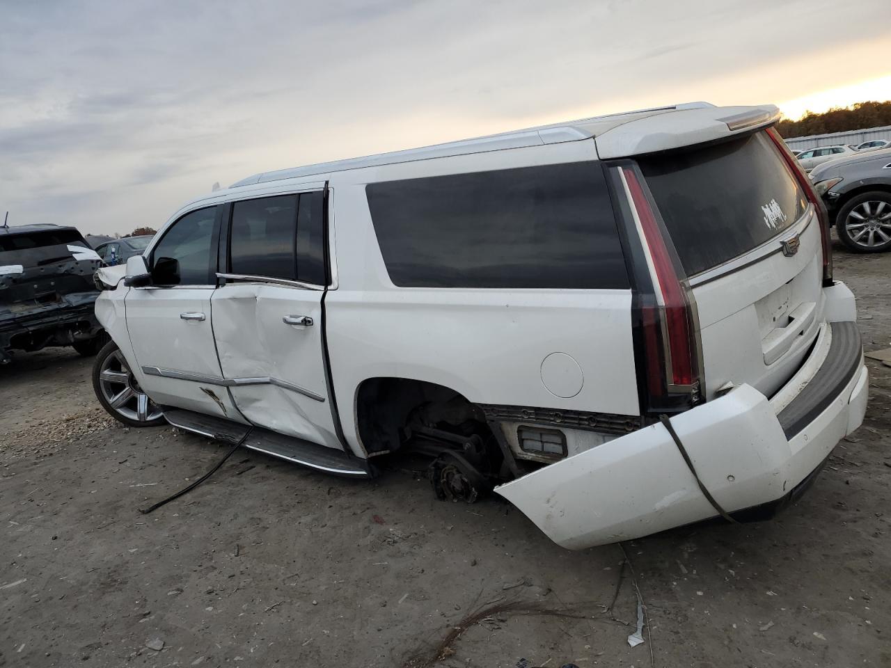 2017 CADILLAC ESCALADE E - Image 2