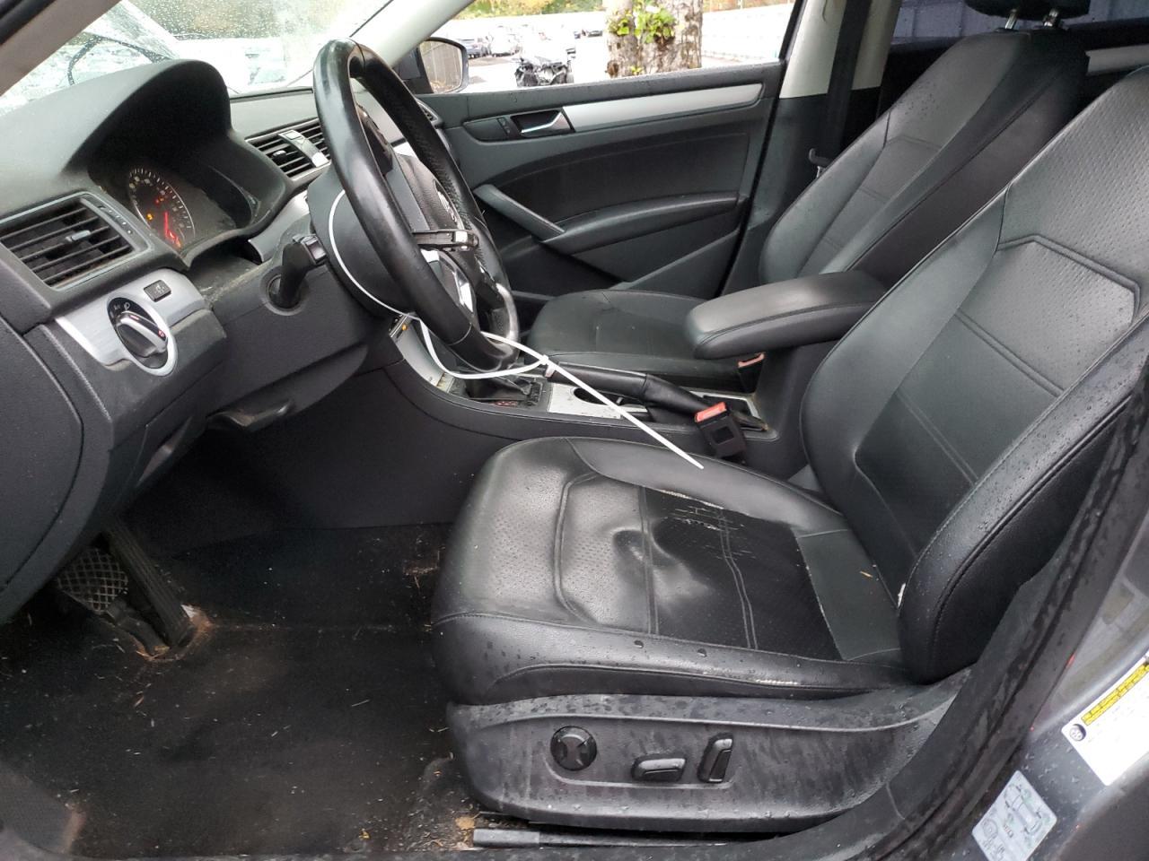 2013 VOLKSWAGEN PASSAT SE - Image 7