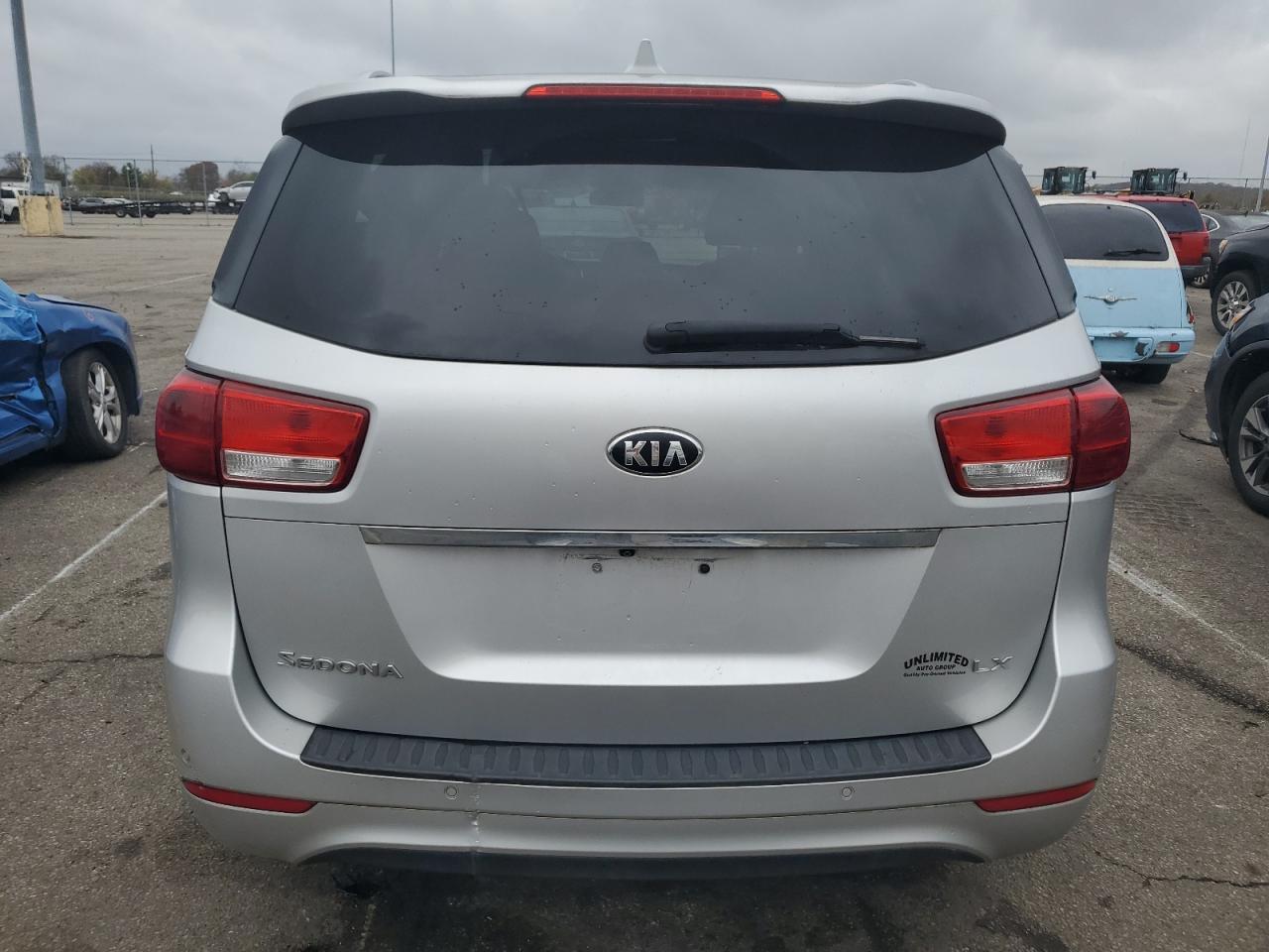 2016 KIA SEDONA LX - Фото 6