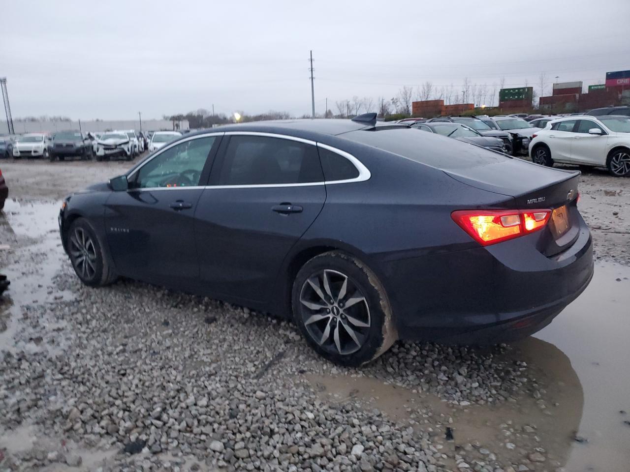 2017 CHEVROLET MALIBU LT - Image 2