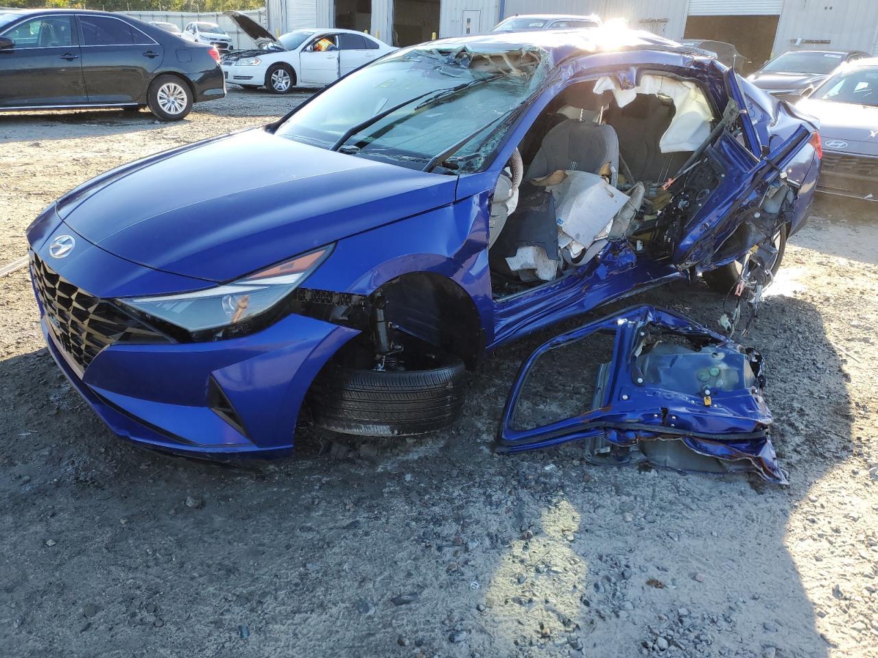 2023 HYUNDAI ELANTRA SE