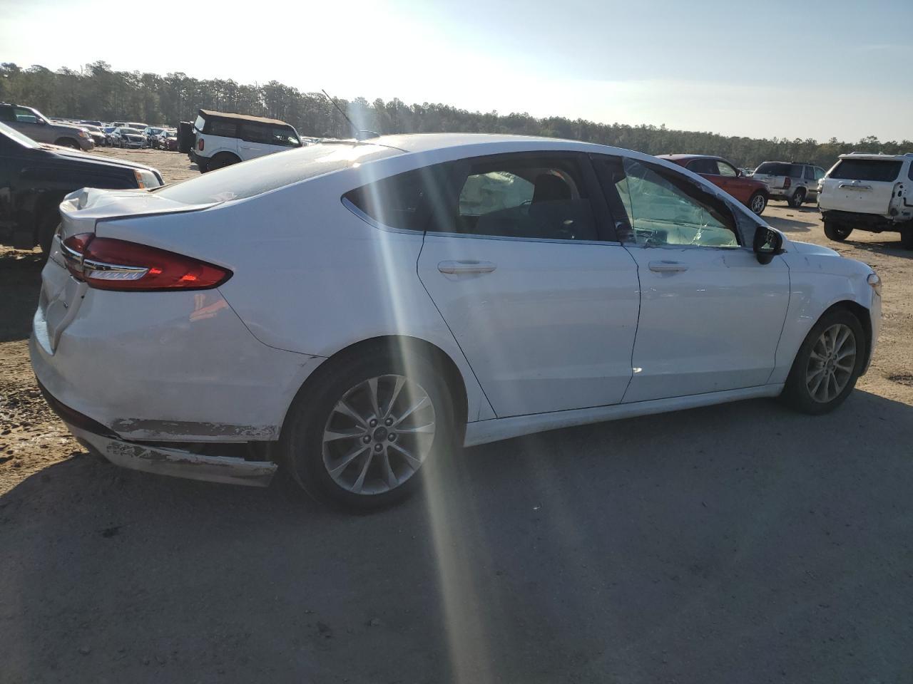2017 FORD FUSION SE - Фото 3