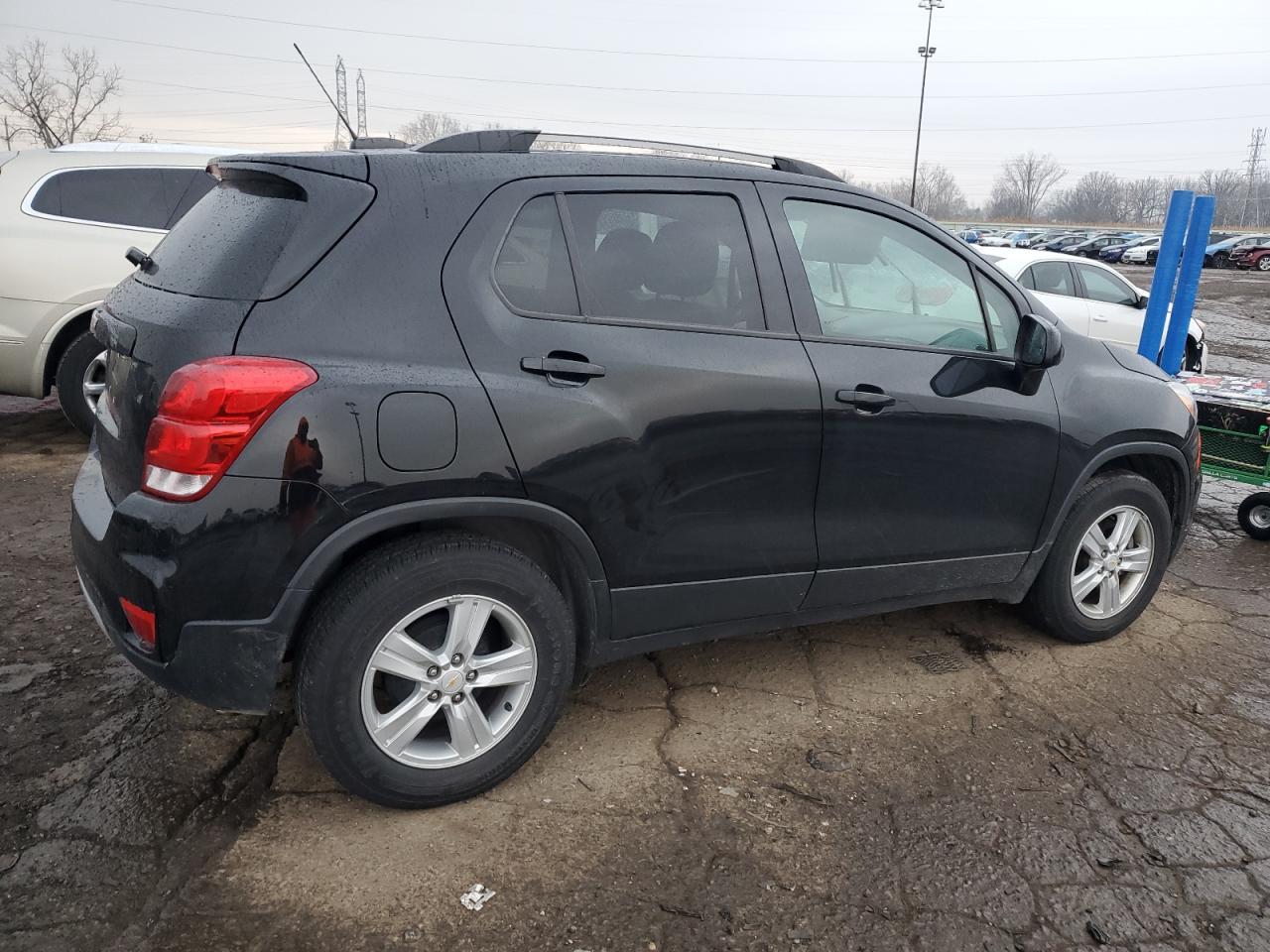 2021 CHEVROLET TRAX 1LT - Image 3