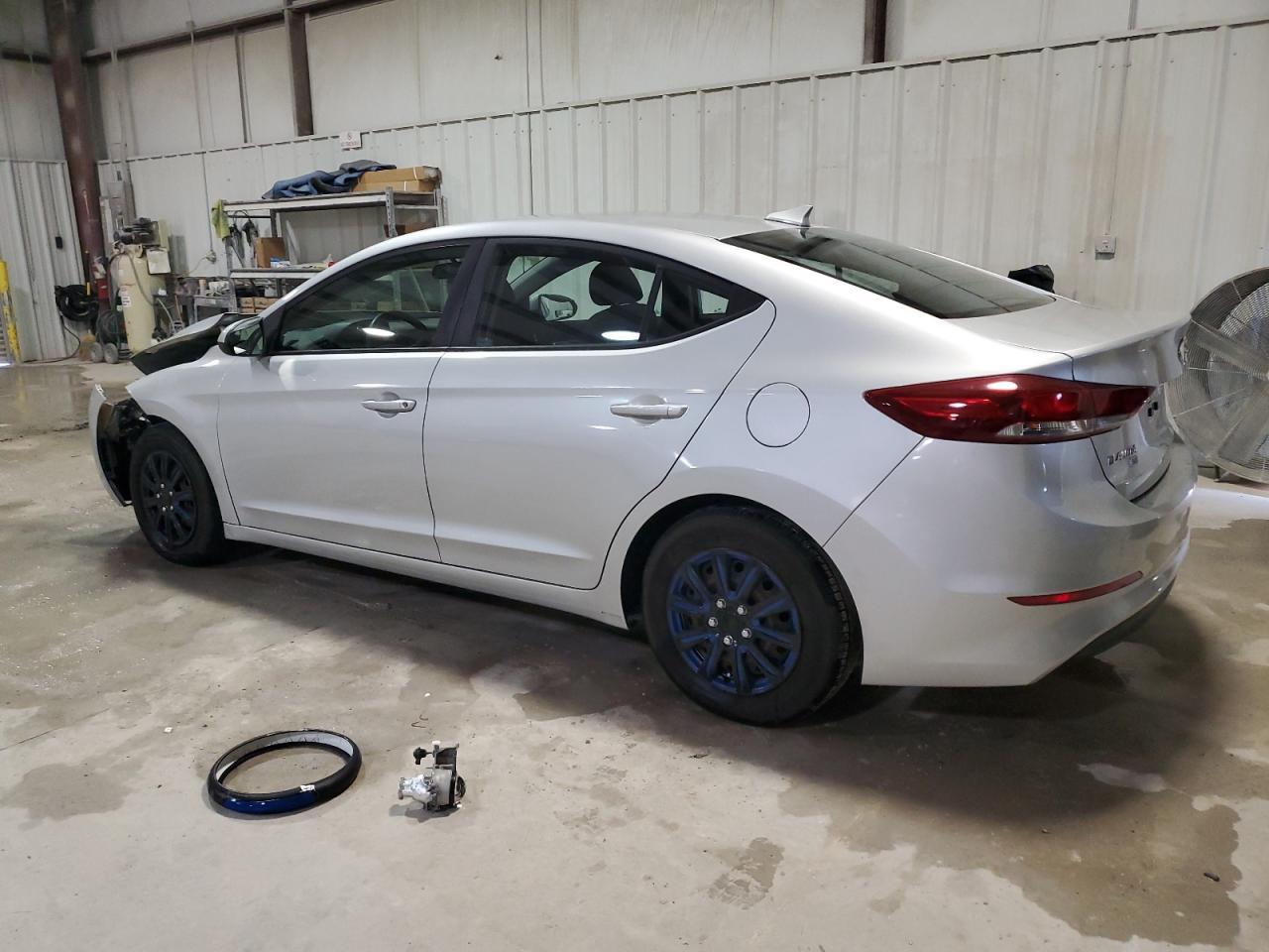 2017 HYUNDAI ELANTRA SE - Фото 2