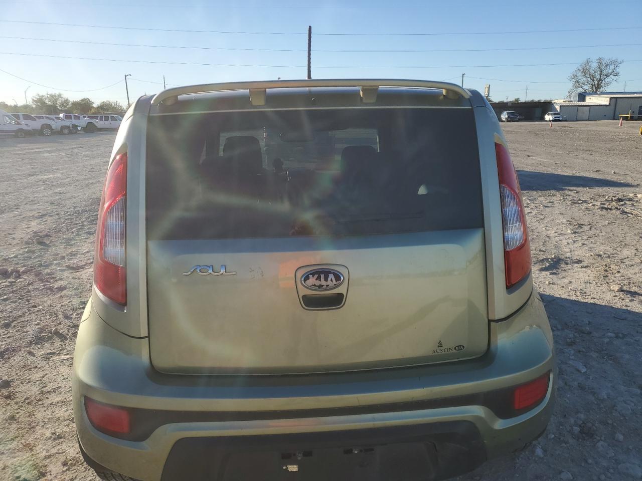 2013 KIA SOUL + - Image 6