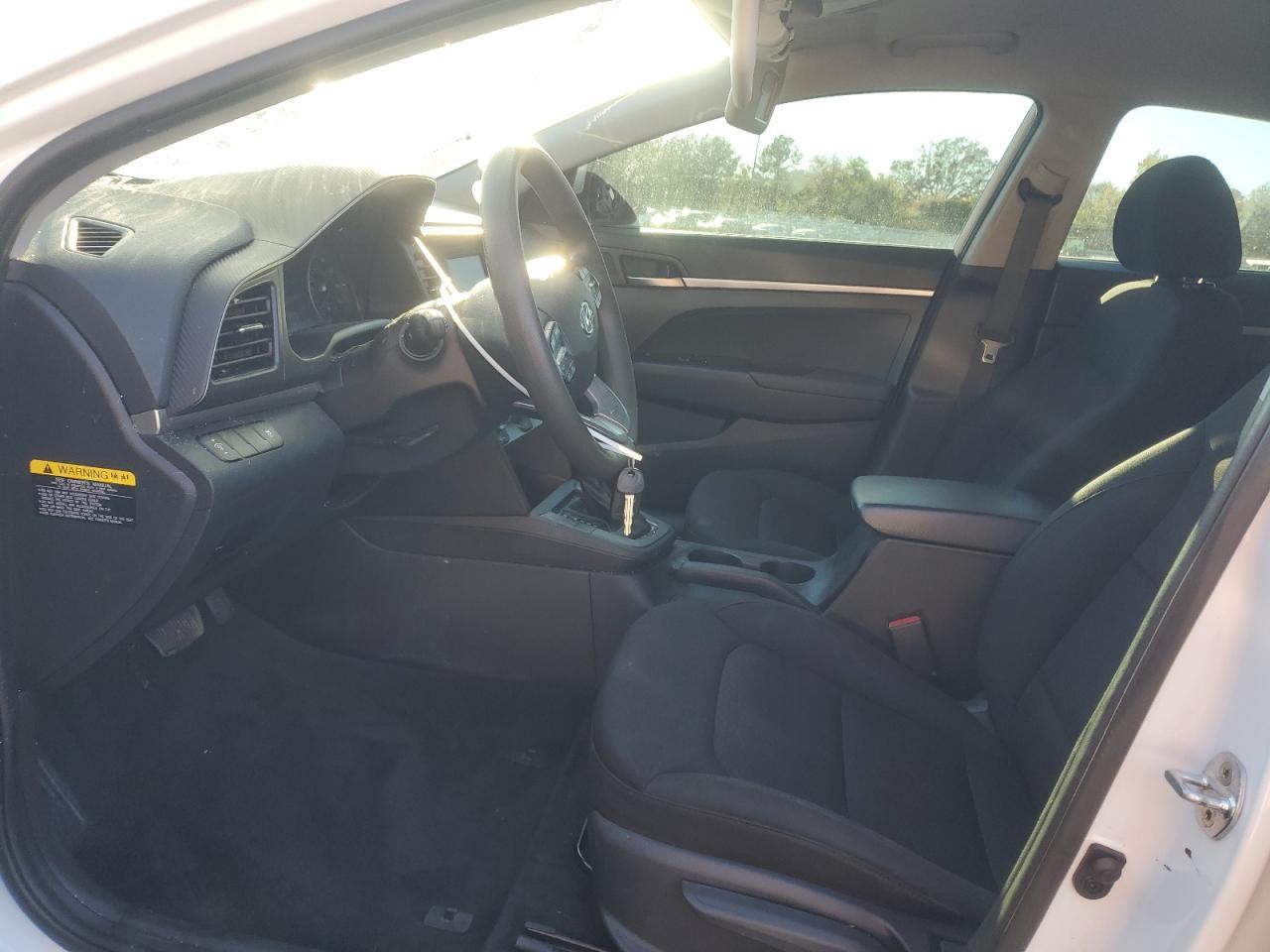 2019 HYUNDAI ELANTRA SE - Image 7