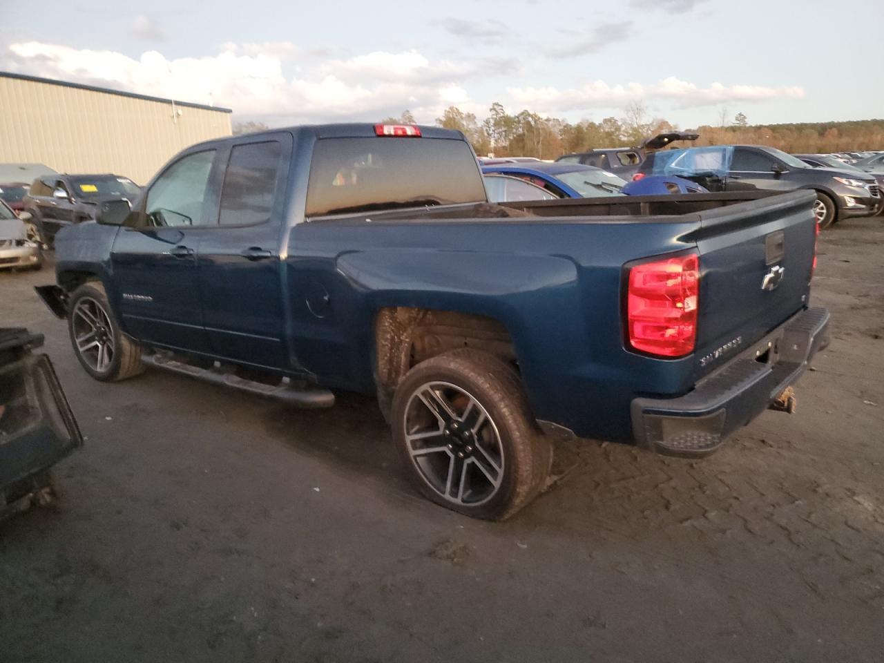 2017 CHEVROLET SILVERADO - Фото 2