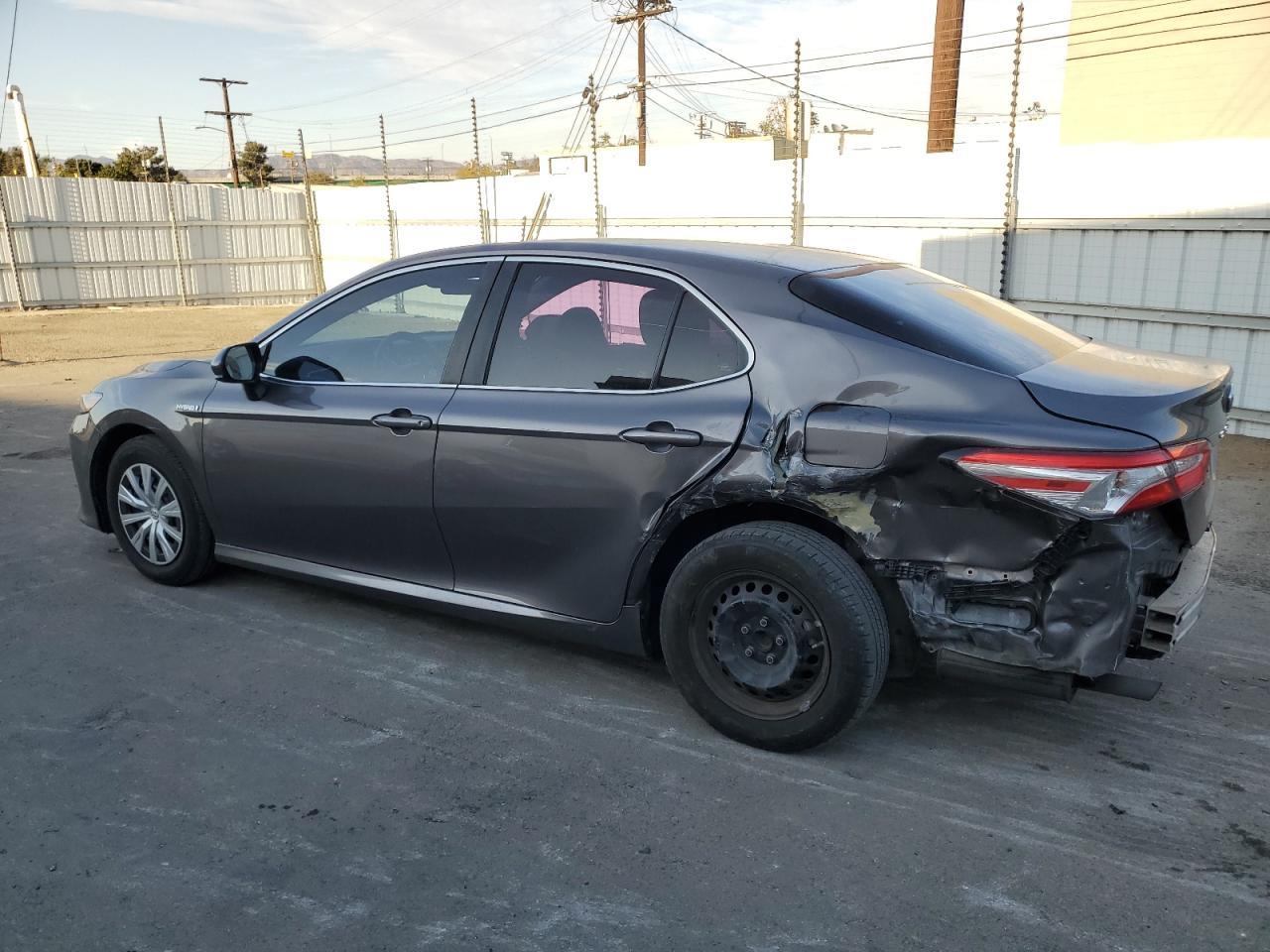 2018 TOYOTA CAMRY LE - Фото 2