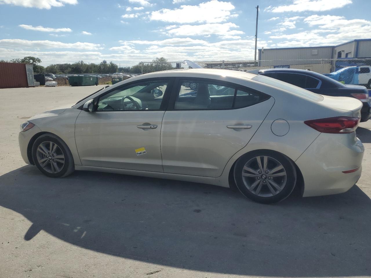 2017 HYUNDAI ELANTRA SE - Image 2