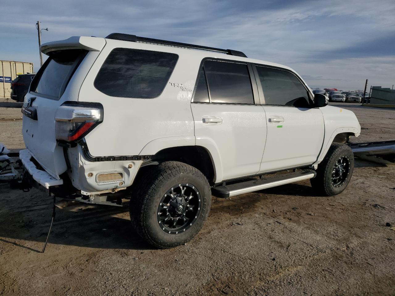 2019 TOYOTA 4RUNNER SR - Image 3
