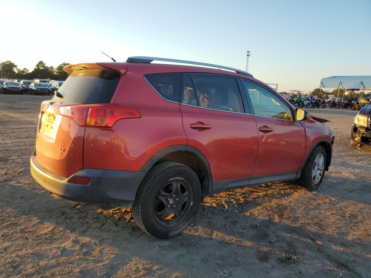 2014 TOYOTA RAV4 LE - Фото 3