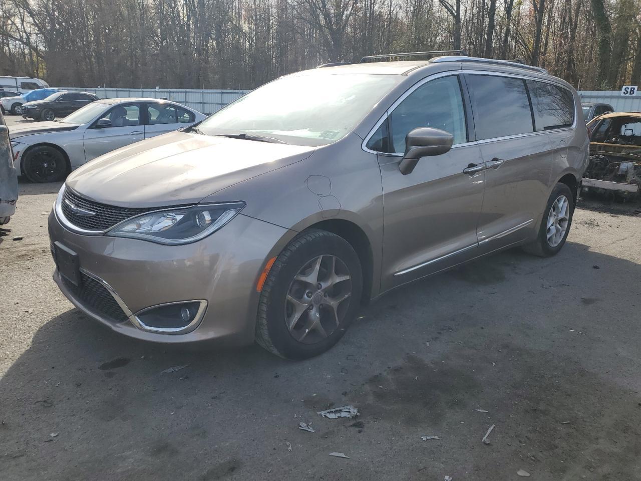 2017 CHRYSLER PACIFICA T