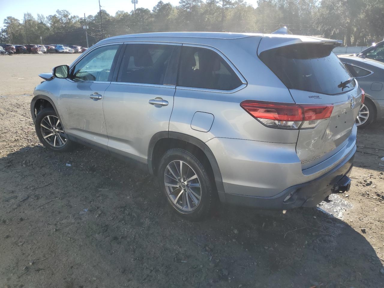 2019 TOYOTA HIGHLANDER - Image 2