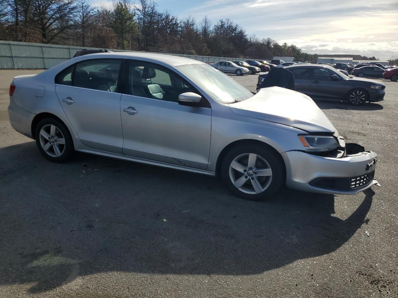 2013 VOLKSWAGEN JETTA TDI - Image 4