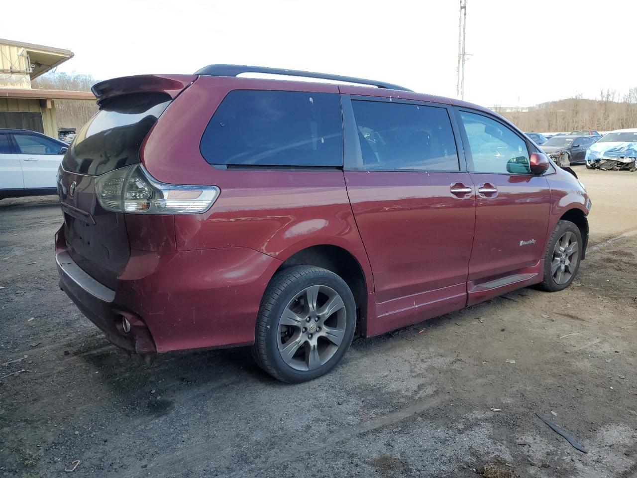 2015 TOYOTA SIENNA SPO - Фото 3